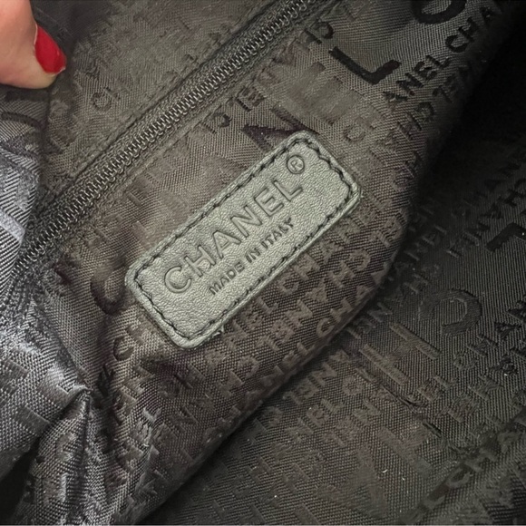 Chanel Vintage Leather Boston Bag - Picture 5 of 7